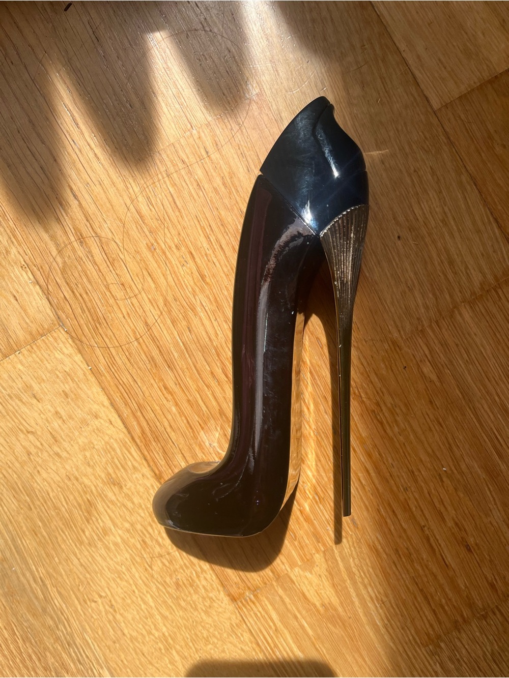 Carolina Herrera *empty* Good Girl Black Stiletto Bottle Gold Heel 80ml 2.7 floz - Picture 12 of 13